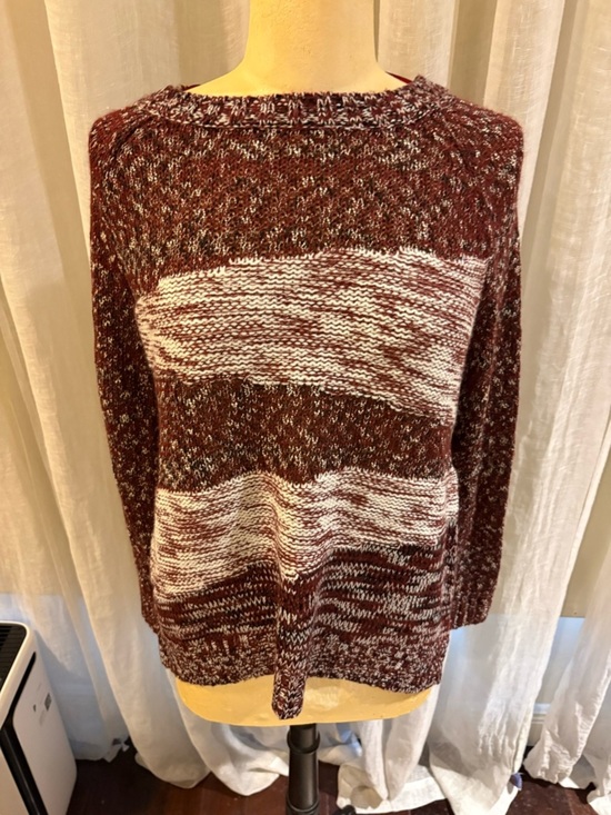 Romeo & Juliet Couture Sweaters - Romeo & Juliet Couture Maroon and White Marled Knit Sweater